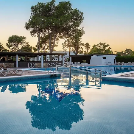 Club Cala Azul منتجع